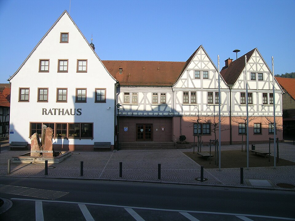 Dach-Fachbetriebe in Mömlingen: Rathaus – Foto: Salino01 Dach-Fachbetriebe in Mömlingen: Rathaus