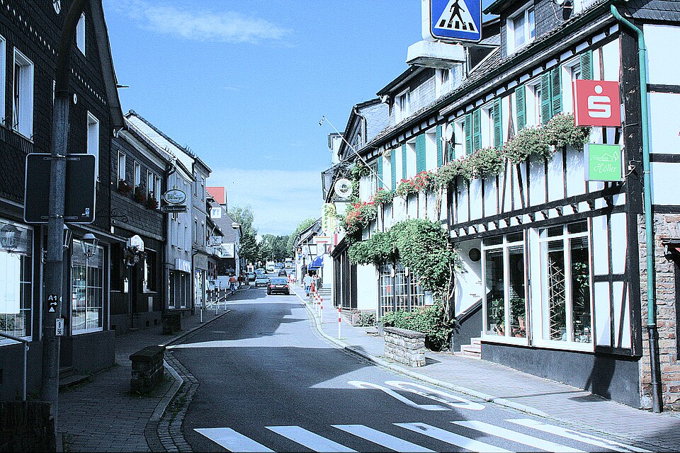 Dach-Fachbetriebe in Much: Hauptstrasse – Foto: Olbertz Dach-Fachbetriebe in Much: Hauptstrasse