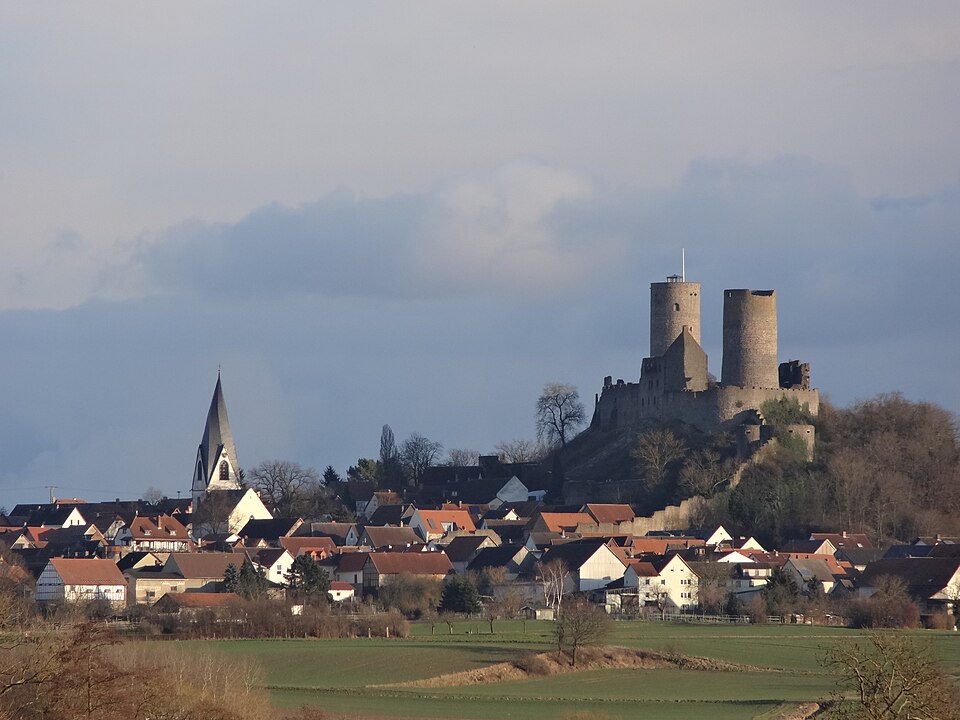 Dach-Fachbetriebe in Münzenberg: Burg – Foto: Cherubino Dach-Fachbetriebe in Münzenberg: Burg