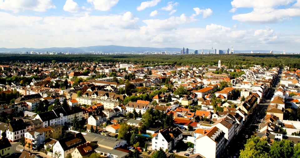 Dach-Fachbetriebe in Neu-Isenburg: Stadtansicht – Foto: Samra Bergkemper-Mujic Dach-Fachbetriebe in Neu-Isenburg: Stadtansicht