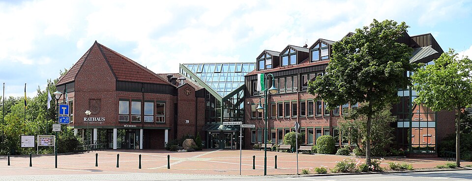 Dach-Fachbetriebe in Neu Wulmstorf: Rathaus – Foto: Aeroid Dach-Fachbetriebe in Neu Wulmstorf: Rathaus