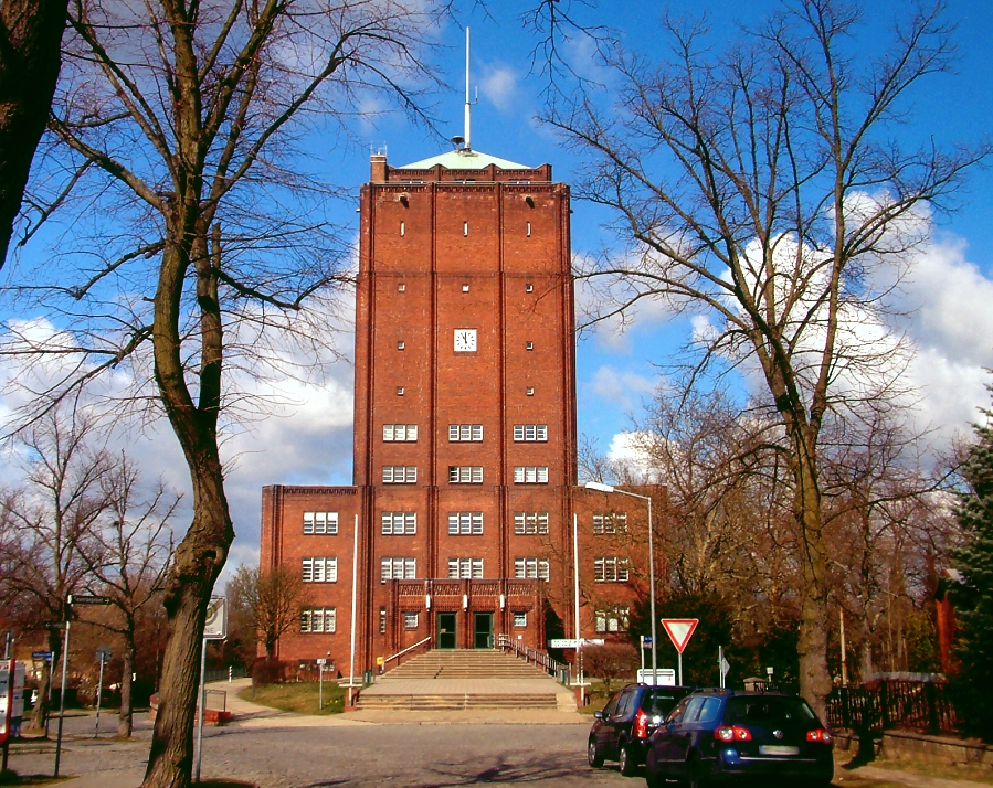 Dach-Fachbetriebe in Neuenhagen: Rathaus – Foto: Gradivo Dach-Fachbetriebe in Neuenhagen: Rathaus