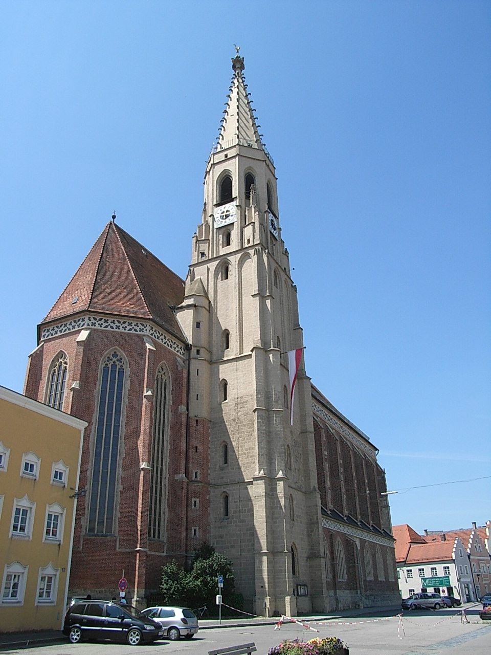 Dach-Fachbetriebe in Neuötting: Pfarrkirche