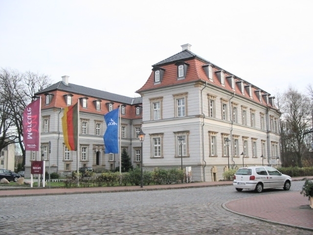 Dach-Fachbetriebe in Neustadt-Glewe: Schloss