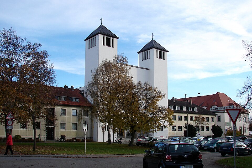 Dach-Fachbetriebe in Neutraubling: St.-Michaels-Platz – Foto: Helmlechner Dach-Fachbetriebe in Neutraubling: St.-Michaels-Platz