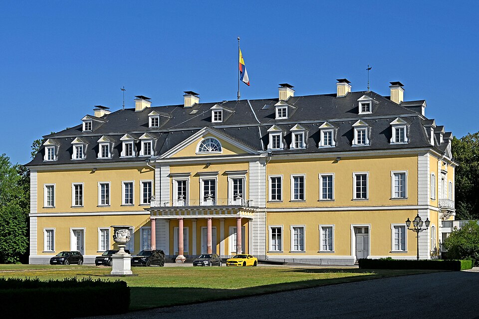 Dach-Fachbetriebe in Neuwied: Schloss – Foto: Thomas Hummel Dach-Fachbetriebe in Neuwied: Schloss