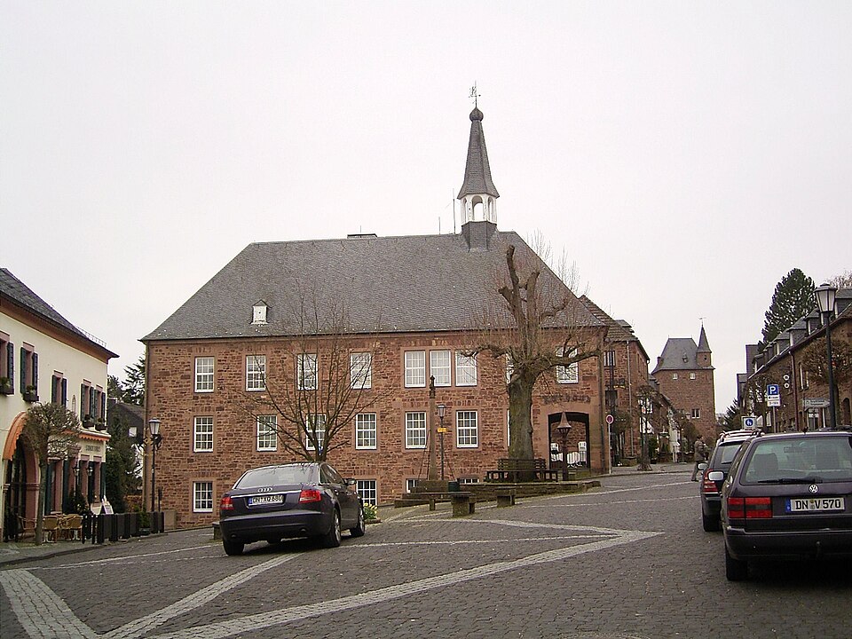 Dach-Fachbetriebe in Nideggen: Rathaus