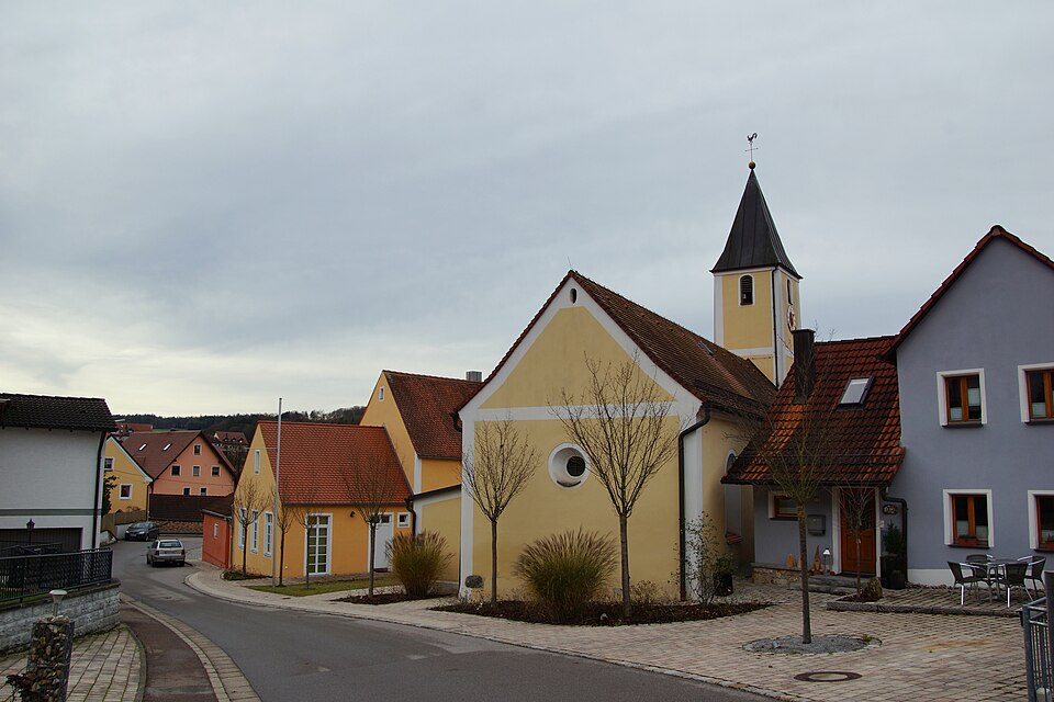 Dach-Fachbetriebe in Nittendorf: Stadtansicht – Foto: DALIBRI Dach-Fachbetriebe in Nittendorf: Stadtansicht