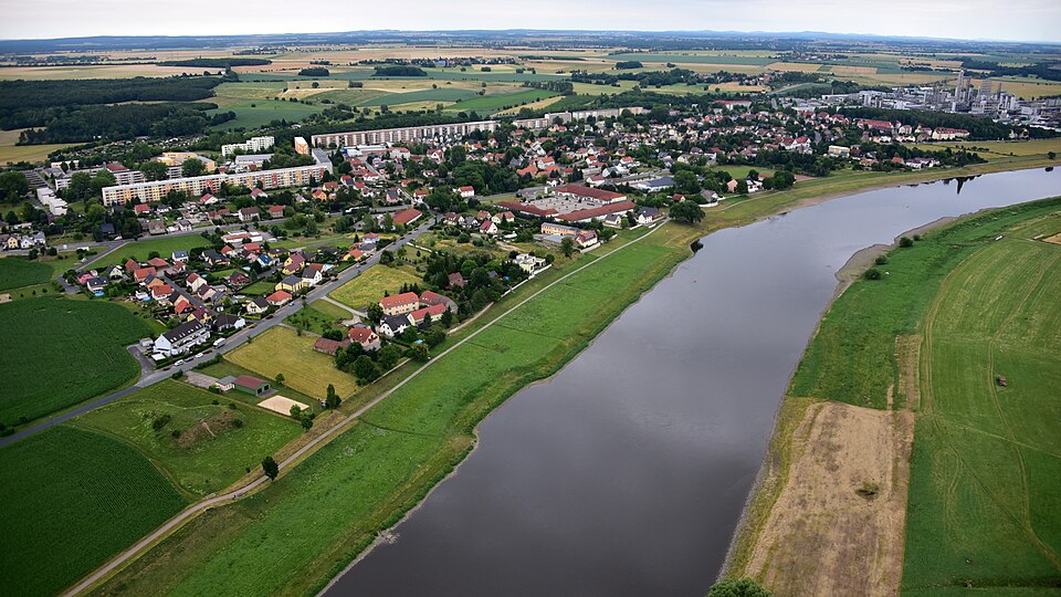 Dach-Fachbetriebe in Nünchritz: Stadtansicht – Foto: Wolkenkratzer Dach-Fachbetriebe in Nünchritz: Stadtansicht