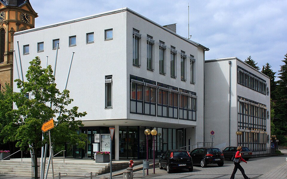 Dach-Fachbetriebe in Nußloch: Rathaus – Foto: Rudolf Stricker Dach-Fachbetriebe in Nußloch: Rathaus