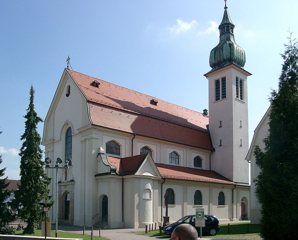 Dach-Fachbetriebe in Obertshausen: Katholische Kirche