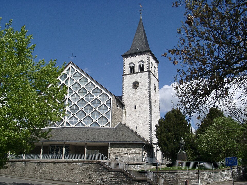 Dach-Fachbetriebe in Ochtendung: Kirche – Foto: Historiograf Dach-Fachbetriebe in Ochtendung: Kirche