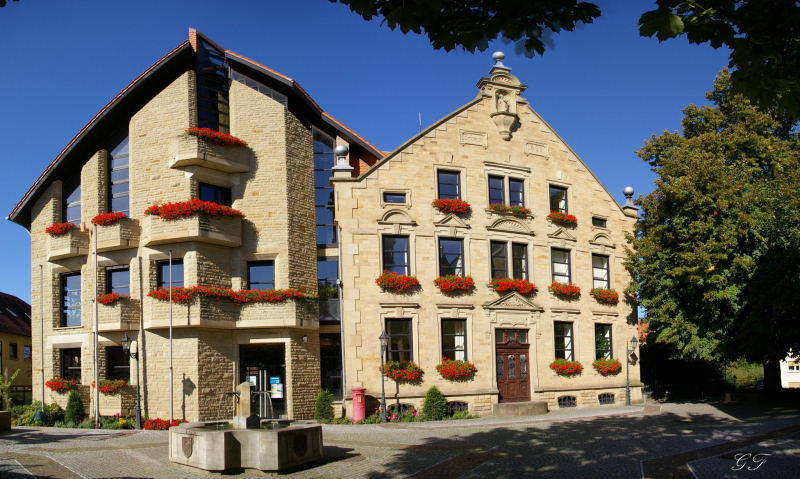 Dach-Fachbetriebe in Östringen: Rathaus