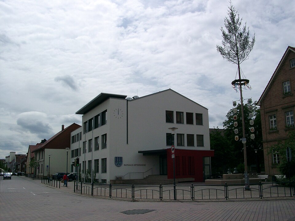 Dach-Fachbetriebe in Oftersheim: Rathaus