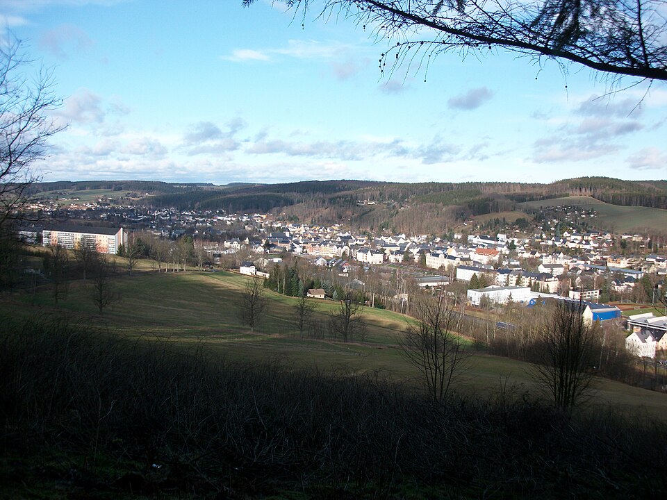 Dach-Fachbetriebe in Olbernhau: Blick auf die Altstadt mit der Stadtkirche – Foto: Aagnverglaser Dach-Fachbetriebe in Olbernhau: Blick auf die Altstadt mit der Stadtkirche