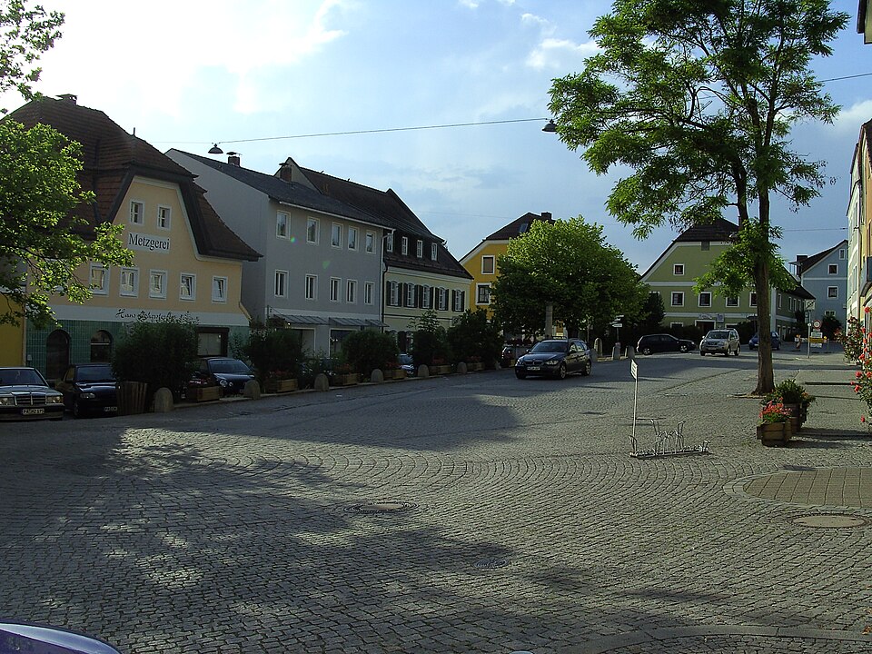 Dach-Fachbetriebe in Ortenburg: Marktplatz