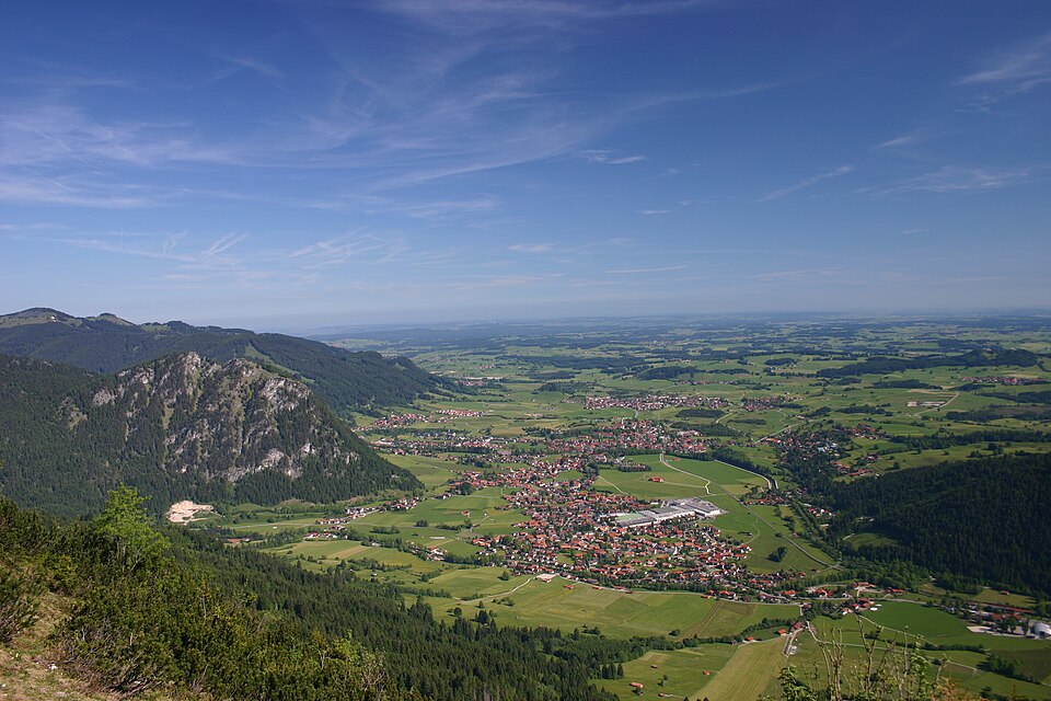Dach-Fachbetriebe in Pfronten: Stadtansicht – Foto: Wikimedia-Autor Dach-Fachbetriebe in Pfronten: Stadtansicht
