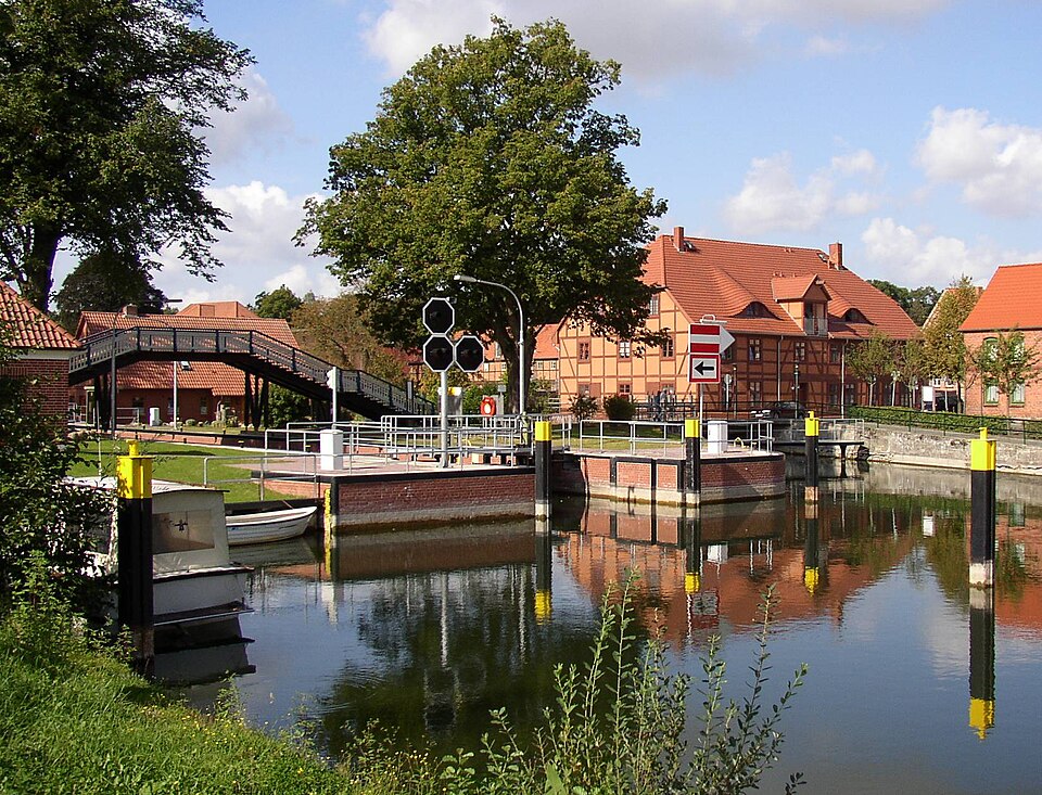 Dach-Fachbetriebe in Plau am See: Stadtansicht