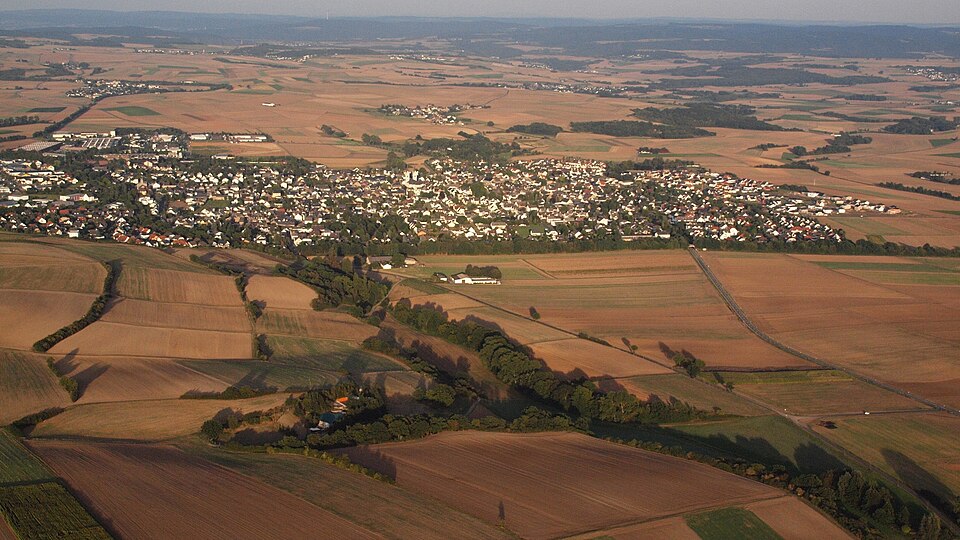 Dach-Fachbetriebe in Polch: Stadtansicht – Foto: Wolkenkratzer Dach-Fachbetriebe in Polch: Stadtansicht