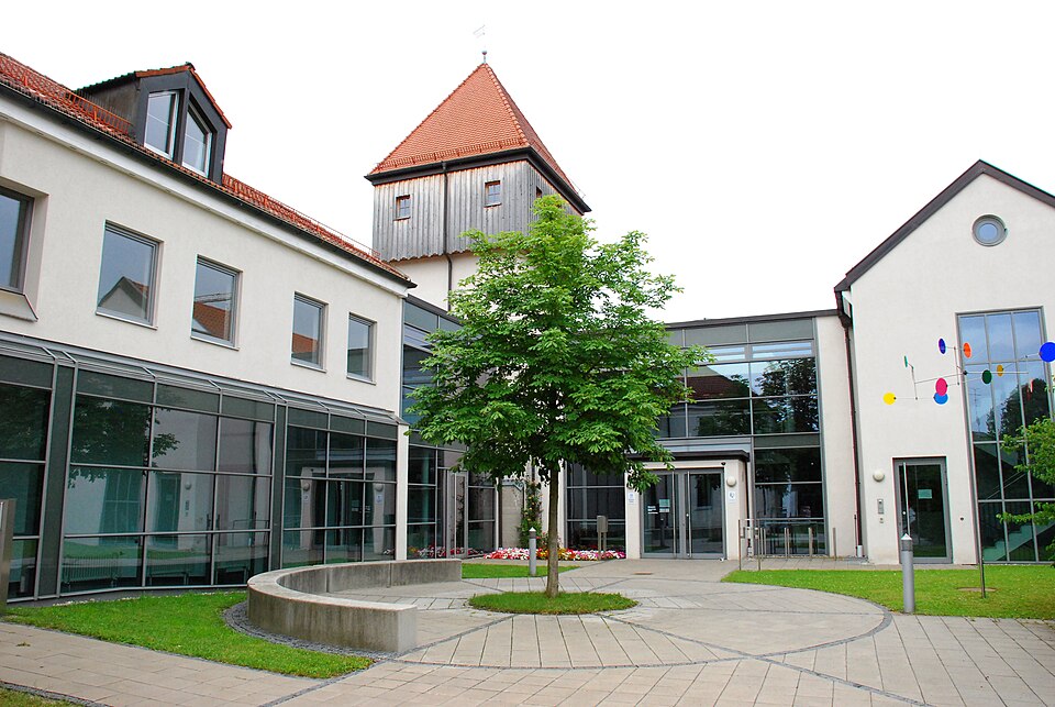 Dach-Fachbetriebe in Putzbrunn: Rathaus – Foto: Rudolph Buch Dach-Fachbetriebe in Putzbrunn: Rathaus