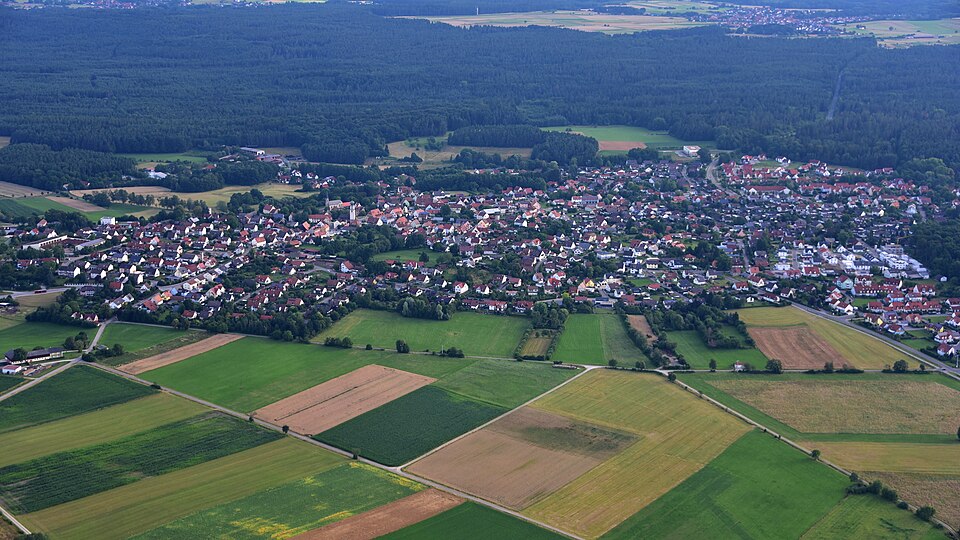 Dach-Fachbetriebe in Pyrbaum: Stadtansicht – Foto: Wolkenkratzer Dach-Fachbetriebe in Pyrbaum: Stadtansicht