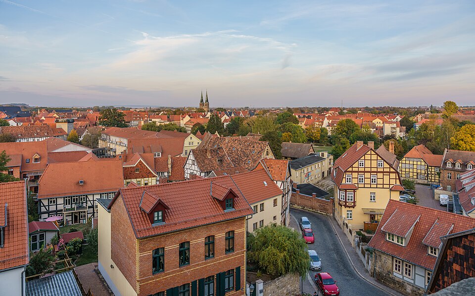 Dach-Fachbetriebe in Quedlinburg: Lange Gasse from Schlossberg – Foto: A.Savin Dach-Fachbetriebe in Quedlinburg: Lange Gasse from Schlossberg
