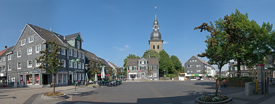 Dach-Fachbetriebe in Radevormwald: Marktplatz – Foto: Hans Peter Schaefer Dach-Fachbetriebe in Radevormwald: Marktplatz