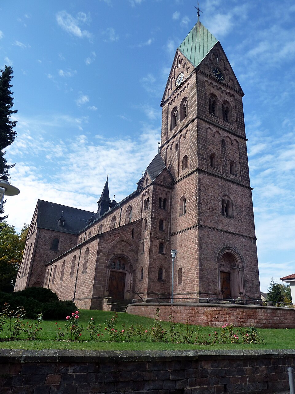 Dach-Fachbetriebe in Ramstein-Miesenbach: Kath. Kirche – Foto: padrei Dach-Fachbetriebe in Ramstein-Miesenbach: Kath. Kirche