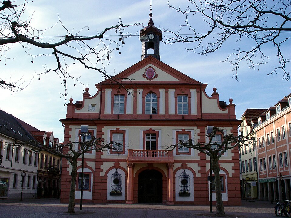 Dach-Fachbetriebe in Rastatt: Rathaus