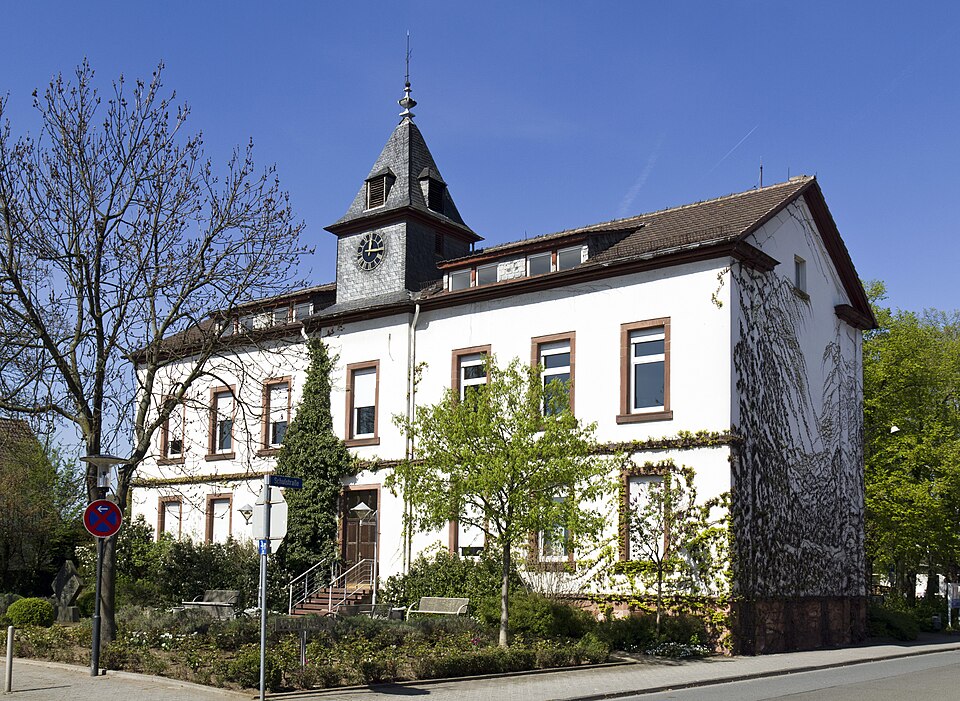 Dach-Fachbetriebe in Raunheim: Rathaus Schulstraße