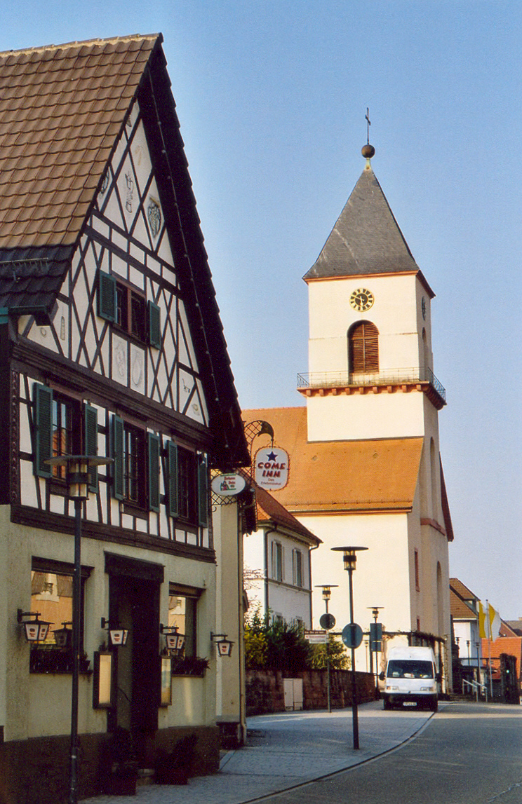 Dach-Fachbetriebe in Renchen: Renchens Weinbrenner-Kirche – Foto: S. Finner at German Wikipedia Dach-Fachbetriebe in Renchen: Renchens Weinbrenner-Kirche