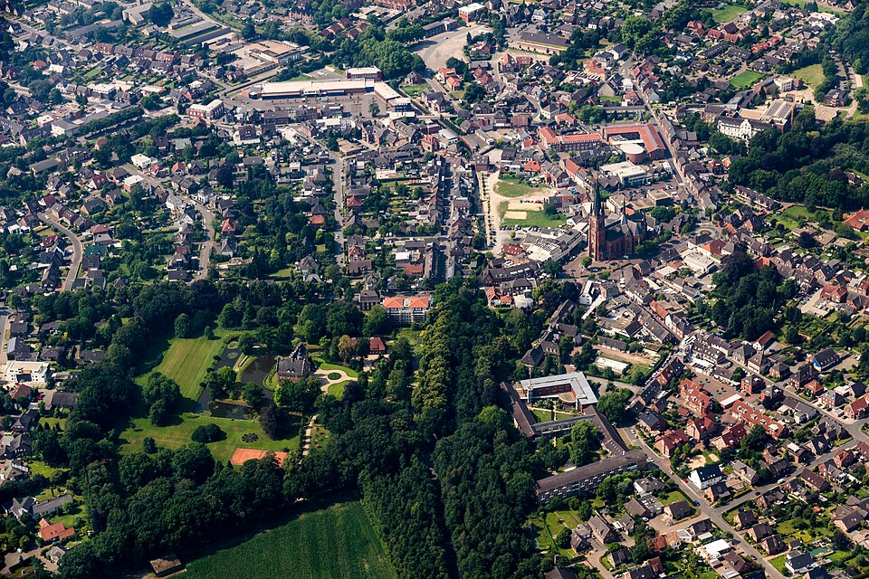 Dach-Fachbetriebe in Rhede: Ortsansicht – Foto: Dietmar Rabich Dach-Fachbetriebe in Rhede: Ortsansicht