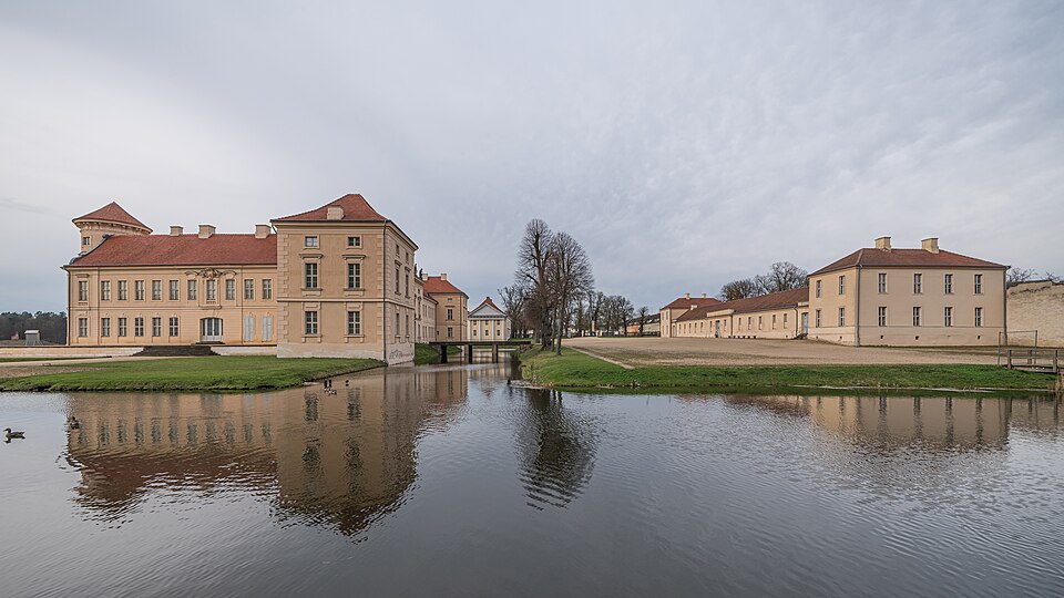 Dach-Fachbetriebe in Rheinsberg: Schloss und Park