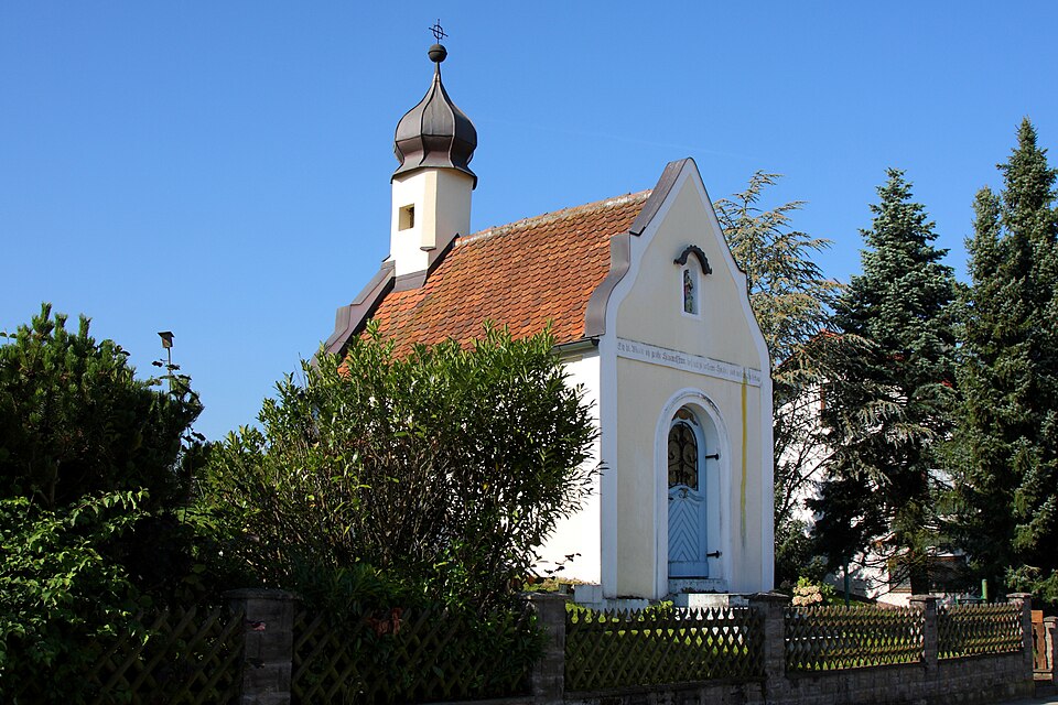 Dach-Fachbetriebe in Rohrbach: Fuerholzen Kapelle – Foto: Philipp Hayer Dach-Fachbetriebe in Rohrbach: Fuerholzen Kapelle