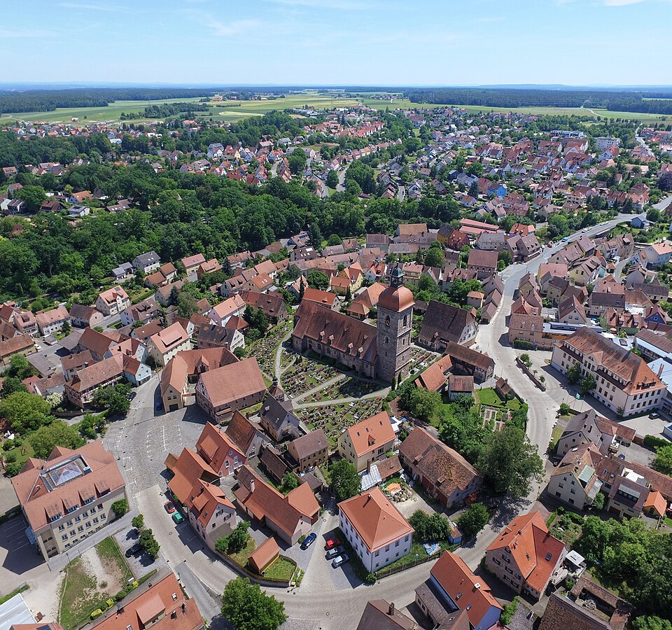 Dach-Fachbetriebe in Roßtal: Ortskern – Foto: Franck-N Dach-Fachbetriebe in Roßtal: Ortskern