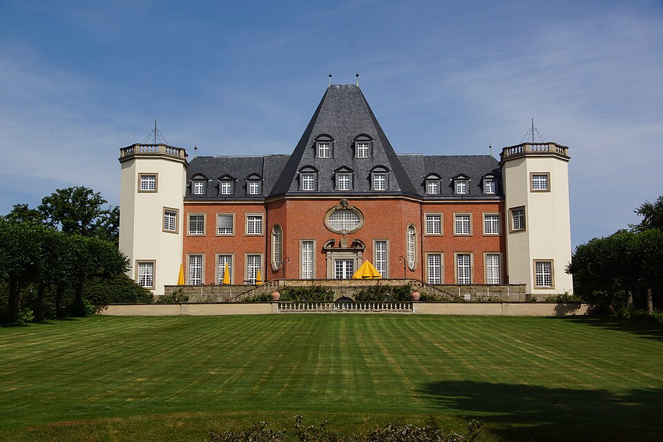 Dach-Fachbetriebe in Sankt Augustin: Schloss