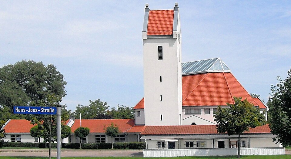 Dach-Fachbetriebe in Schallstadt: Kirche – Foto: Rauenstein Dach-Fachbetriebe in Schallstadt: Kirche