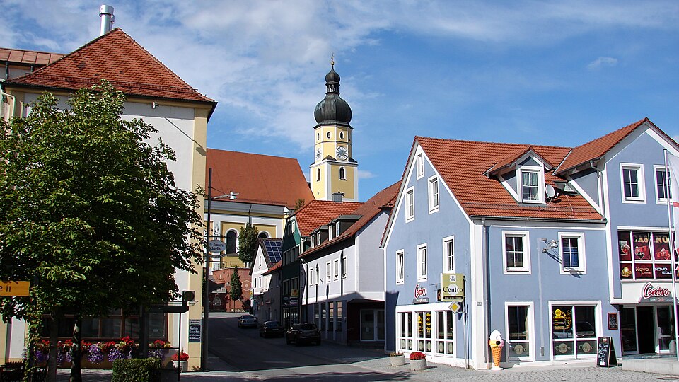 Dach-Fachbetriebe in Schierling: Rathausplatz