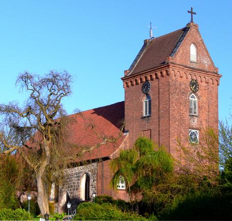 Dach-Fachbetriebe in Schönkirchen: Marienkirche – Foto: Andreas777 Dach-Fachbetriebe in Schönkirchen: Marienkirche