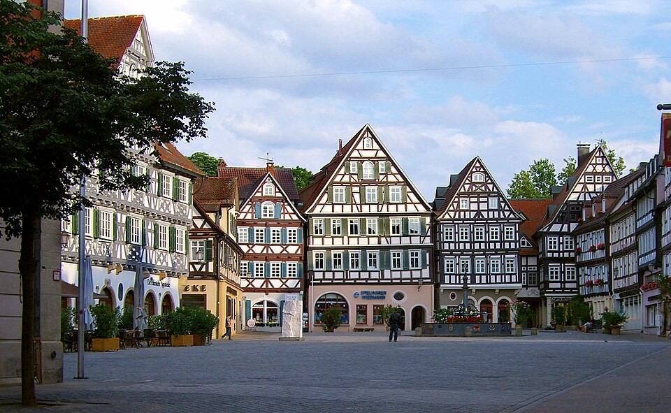 Dach-Fachbetriebe in Schorndorf: Stadtansicht – Foto: Wildfeuer Dach-Fachbetriebe in Schorndorf: Stadtansicht