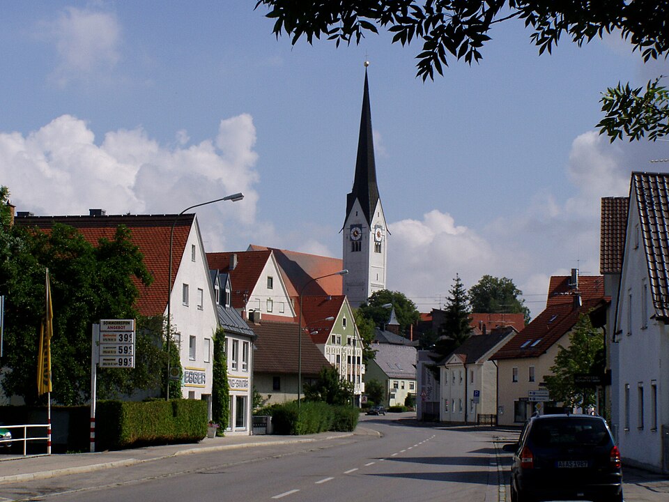 Dach-Fachbetriebe in Schwabmünchen: MIndelheimer Str, Pfarrkirche – Foto: Flodur63 Dach-Fachbetriebe in Schwabmünchen: MIndelheimer Str, Pfarrkirche