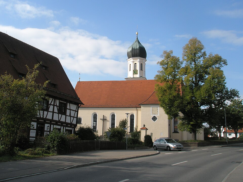 Dach-Fachbetriebe in Schwendi: Kirche und Pfarrhaus