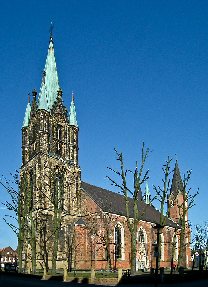Dach-Fachbetriebe in Sendenhorst: Kirche und Turm – Foto: Gerd Friedrich Dach-Fachbetriebe in Sendenhorst: Kirche und Turm