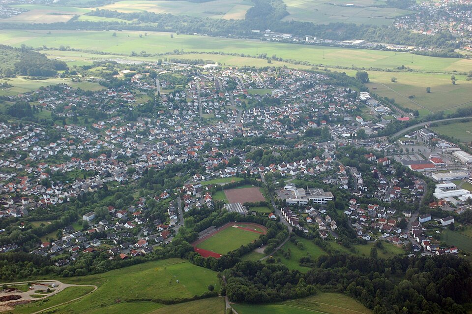 Dach-Fachbetriebe in Solms: Luftaufnahme von Burgsolms