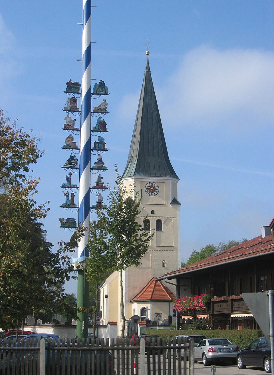 Dach-Fachbetriebe in Taufkirchen: Stadtansicht – Foto: Hoffmanr at German Wikipedia Dach-Fachbetriebe in Taufkirchen: Stadtansicht