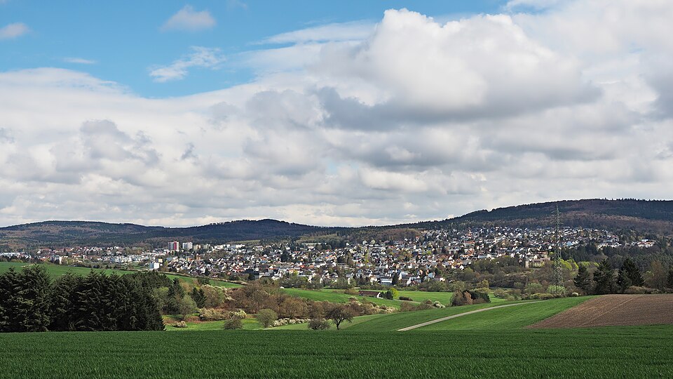 Dach-Fachbetriebe in Taunusstein: Stadtansicht – Foto: Kreuzschnabel Dach-Fachbetriebe in Taunusstein: Stadtansicht