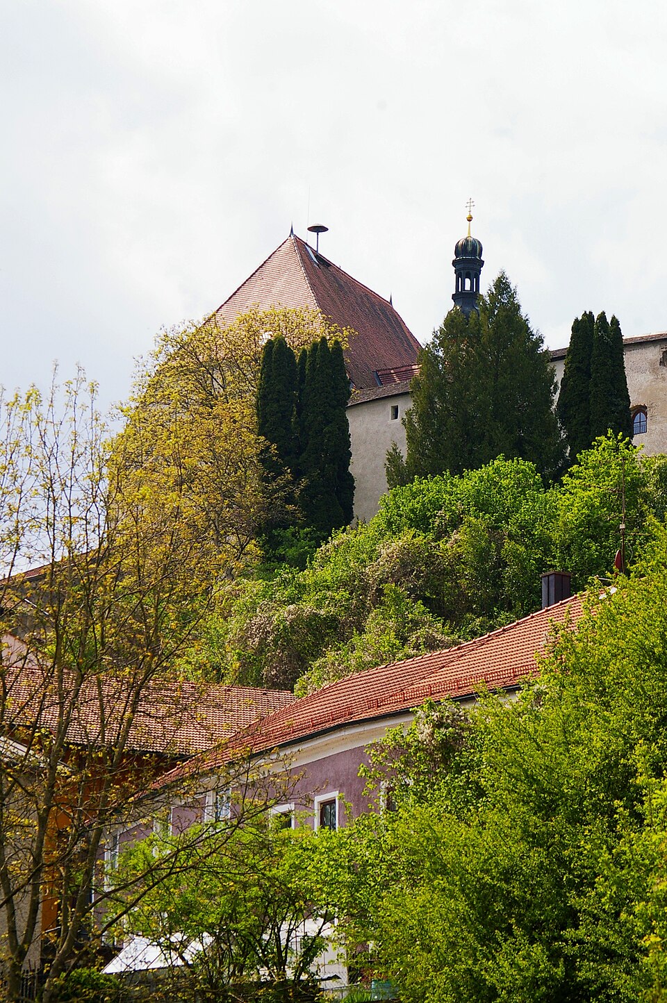 Dach-Fachbetriebe in Tittmoning: Burg – Foto: Werner100359 Dach-Fachbetriebe in Tittmoning: Burg