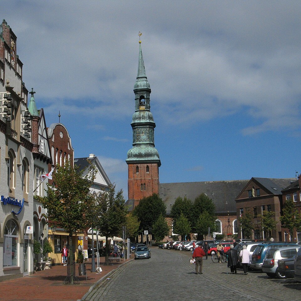 Dach-Fachbetriebe in Tönning: Marktplatz – Foto: Dirk Ingo Franke Dach-Fachbetriebe in Tönning: Marktplatz