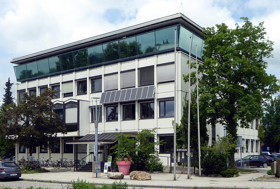 Dach-Fachbetriebe in Vaterstetten: Rathaus – Foto: Renardo la vulpo Dach-Fachbetriebe in Vaterstetten: Rathaus