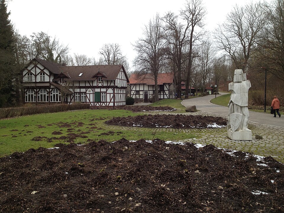 Dach-Fachbetriebe in Vellmar: Alte Mühle Ahnepark – Foto: Feuermond16 Dach-Fachbetriebe in Vellmar: Alte Mühle Ahnepark